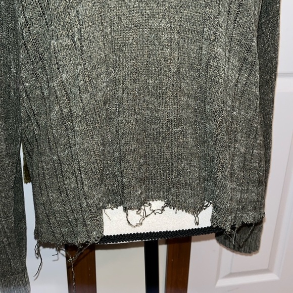 Geoffrey Benne Green V-Neck Sweater - Picture 3 of 9